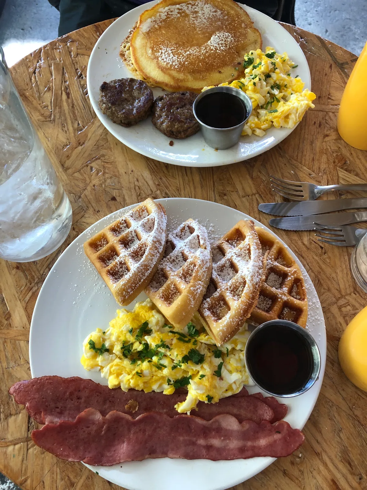 Latté Lounge + HG Eatery: Restaurant Food And Dining Photo