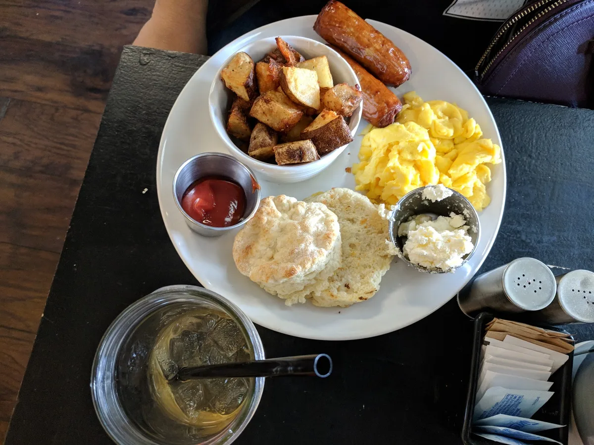 Benaddiction: Restaurant Food And Dining Photo