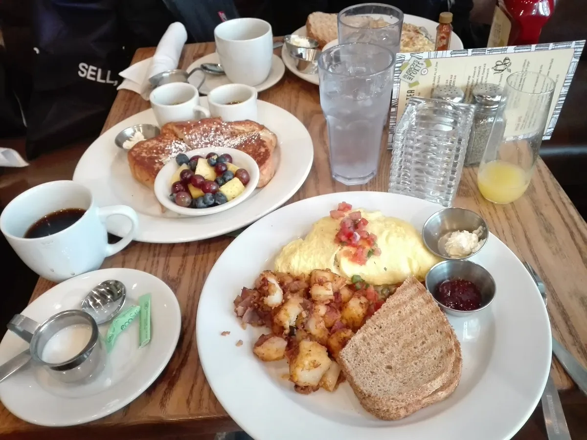 Busboys and Poets: Restaurant Photograph