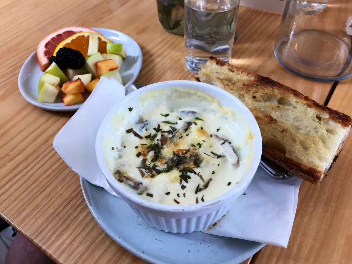 Chez Genèse: Restaurant Food And Dining Photo