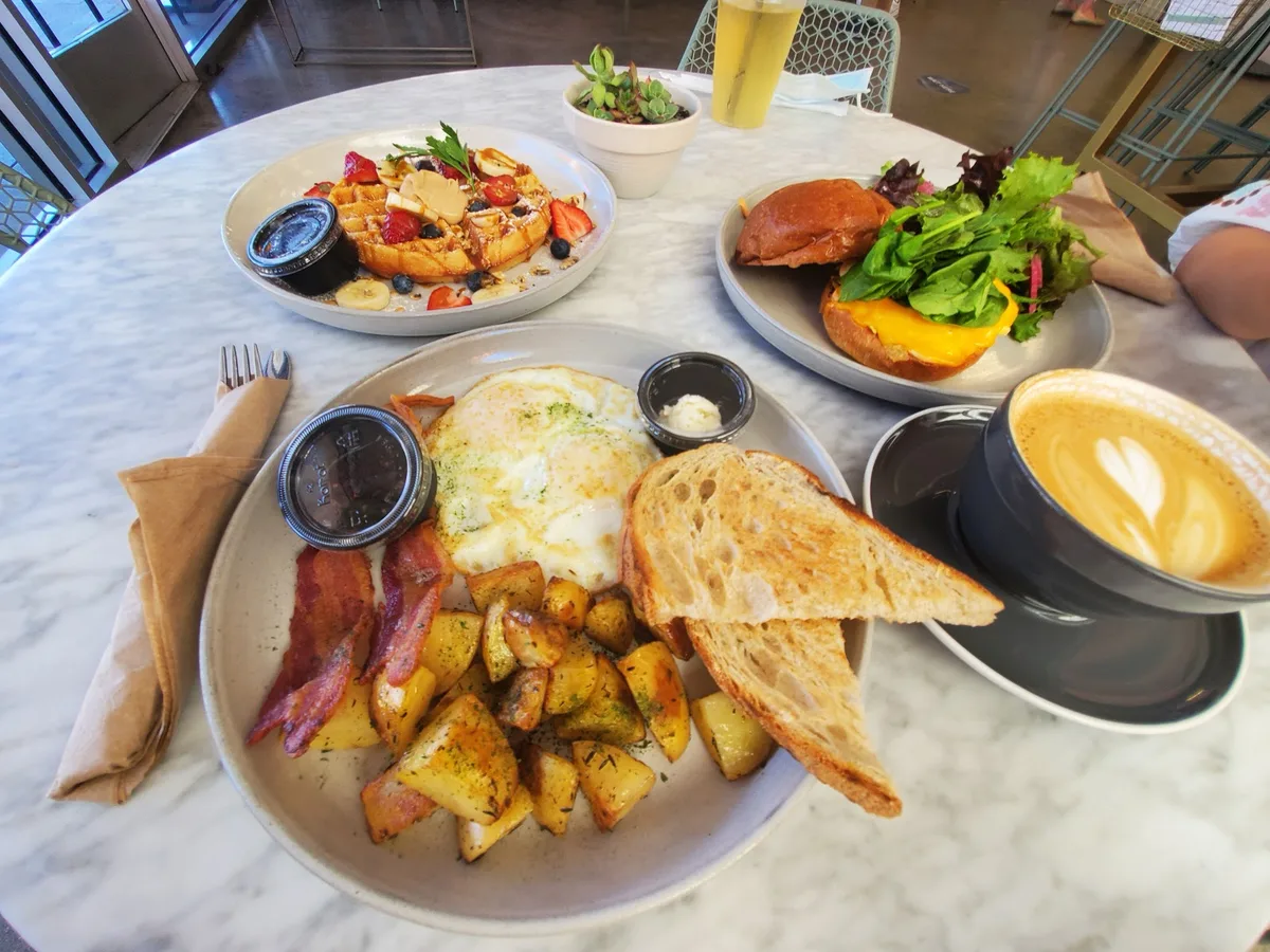 Everyday Eatery: Restaurant Food And Dining Photo