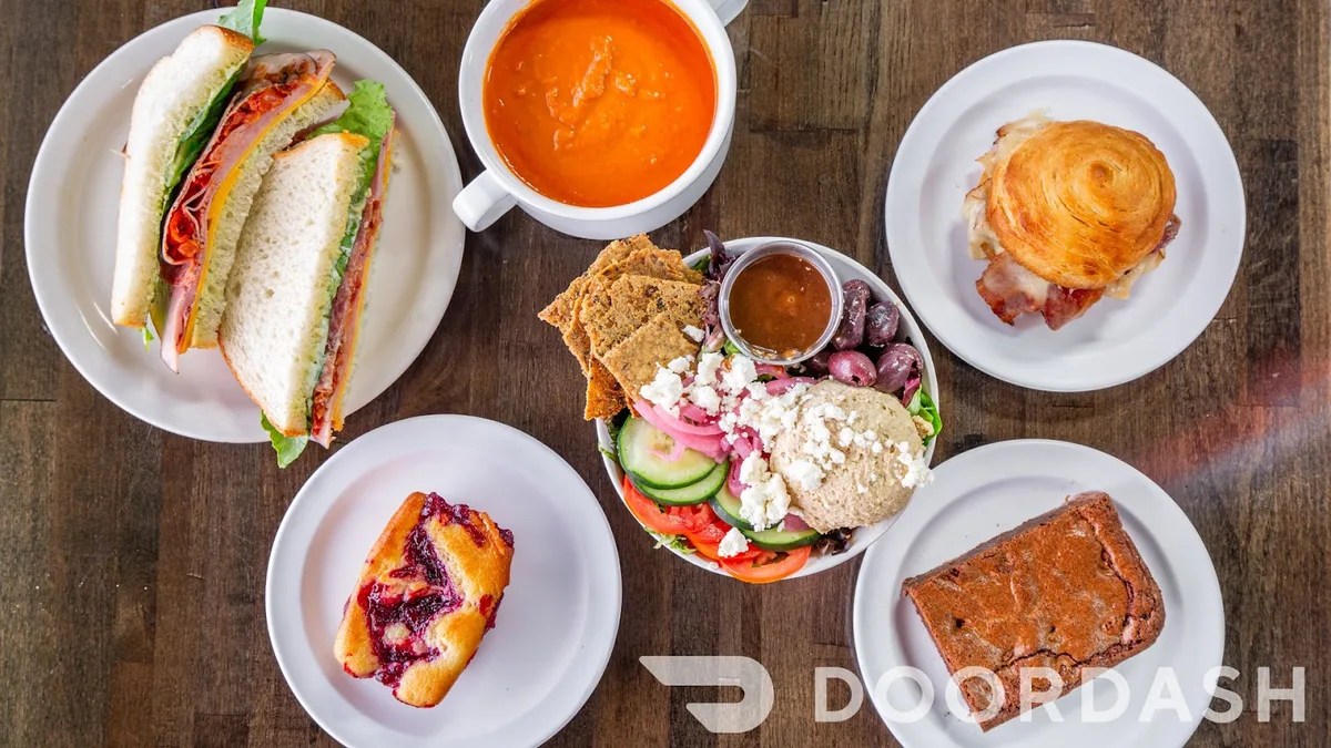 OMW Uptown Market: Restaurant Photograph