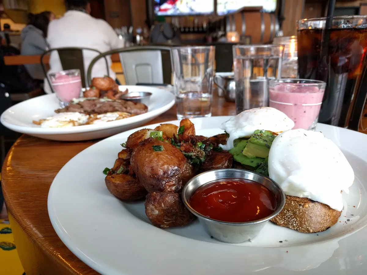 LOCAL Public Eatery: Restaurant Food And Dining Photo