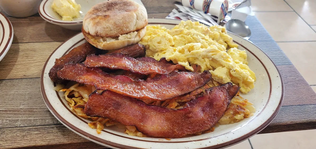 Uncle Rusty's Diner: Restaurant Food And Dining Photo