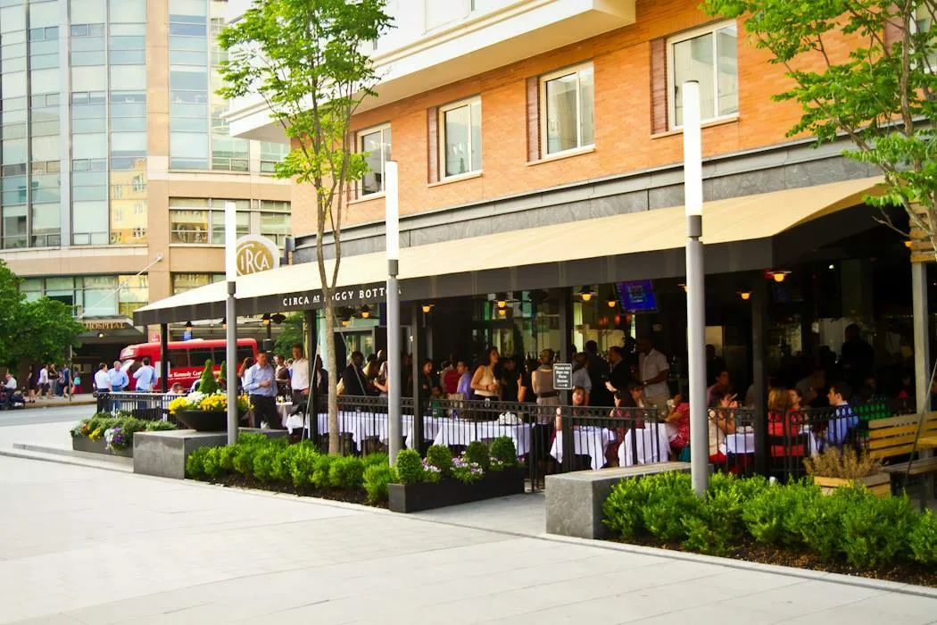 CIRCA at Foggy Bottom: Restaurant Photograph