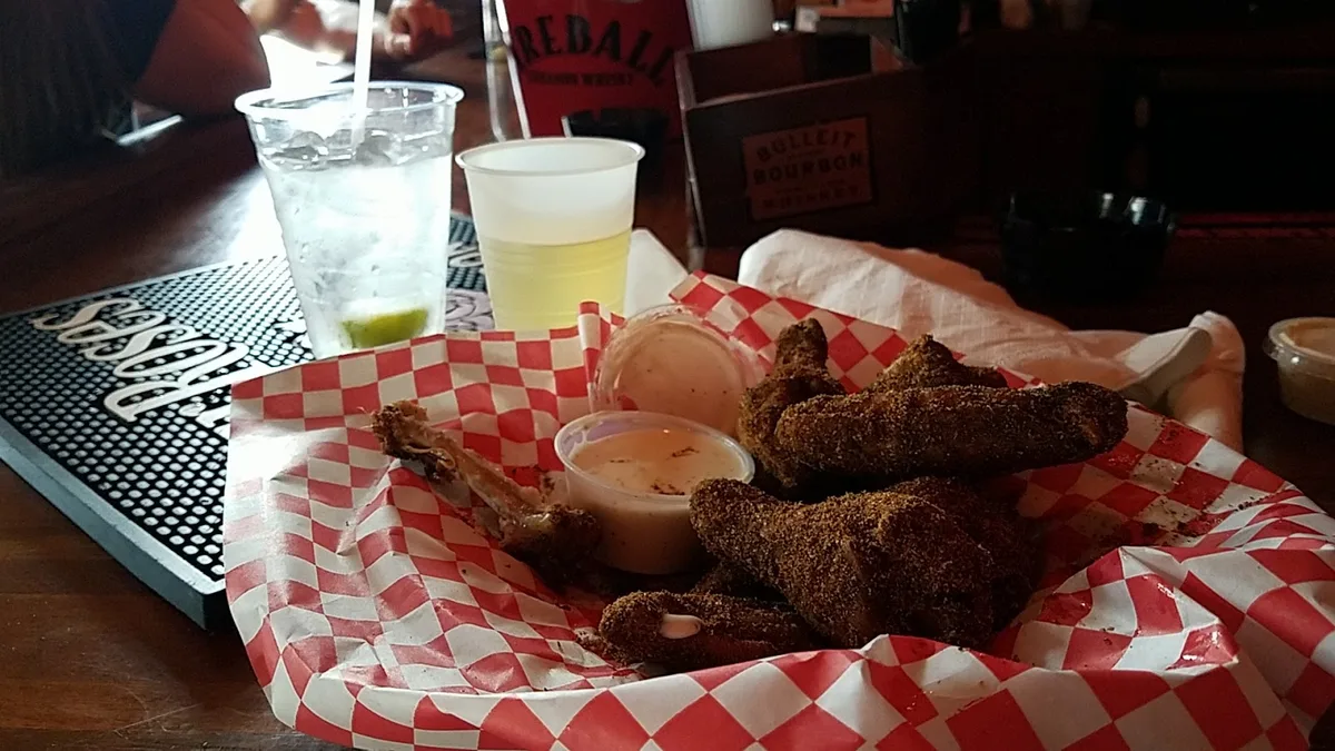 Jerry Lee Lewis' Cafe & Honky Tonk: Restaurant Food And Dining Photo