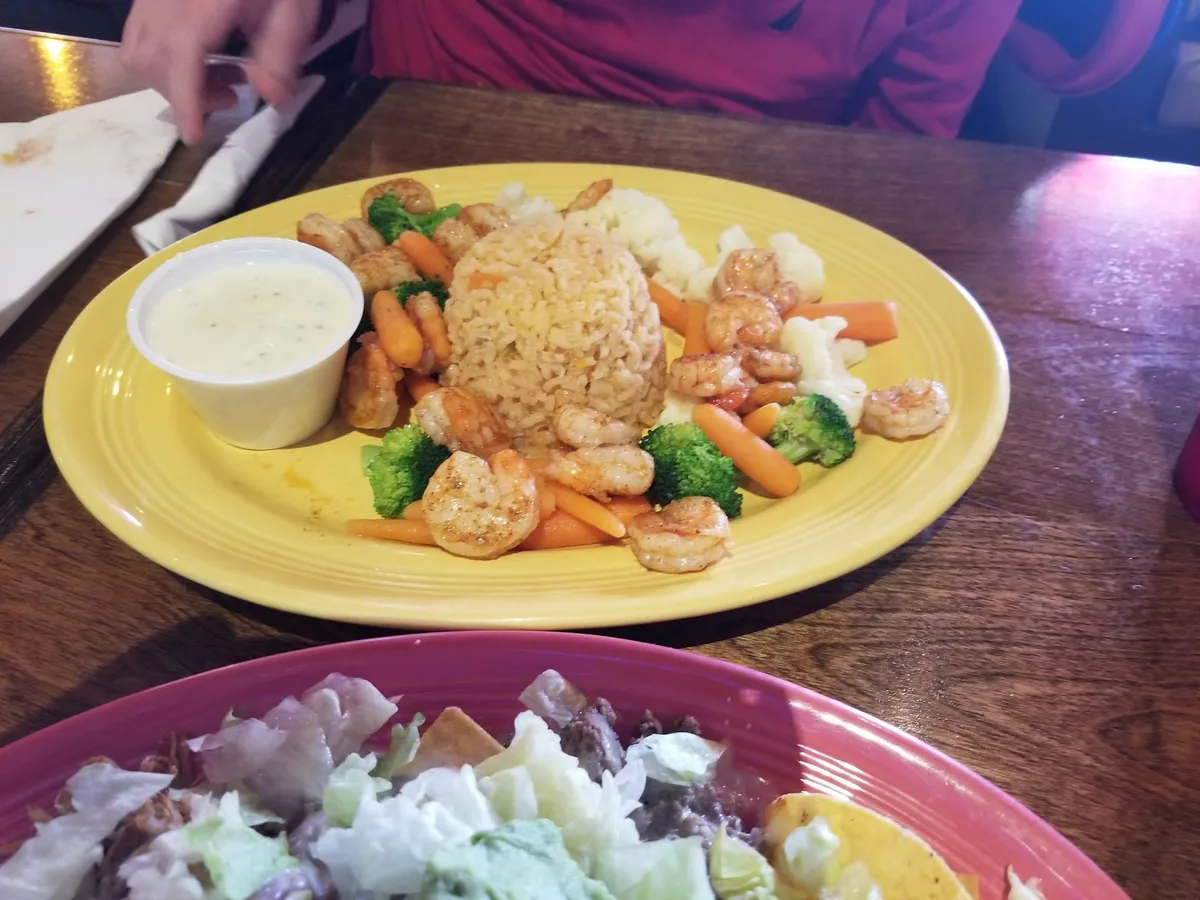Manzanillo Restaurant: Restaurant Food And Dining Photo