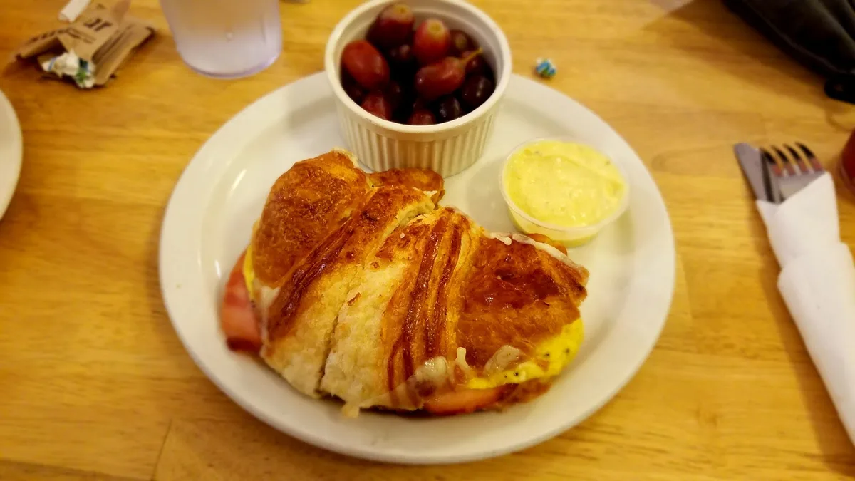 La Baguette Cafe and Espresso Bar: Restaurant Food And Dining Photo