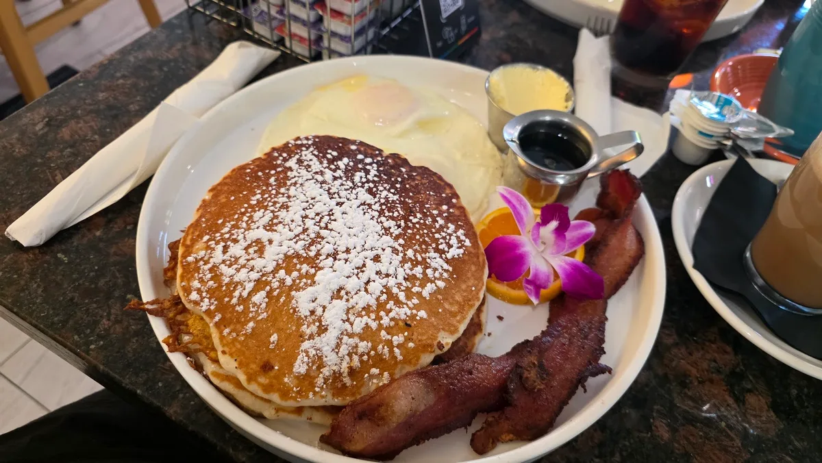 The Brunch Corner: Restaurant Photograph