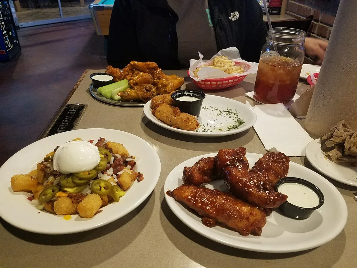 Pluckers Wing Bar: Restaurant Food And Dining Photo