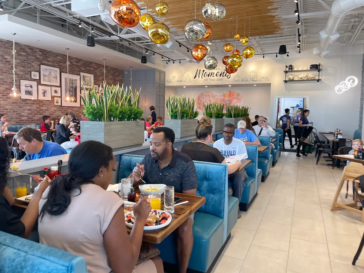 Berries & Batter Cafe: Restaurant Photograph