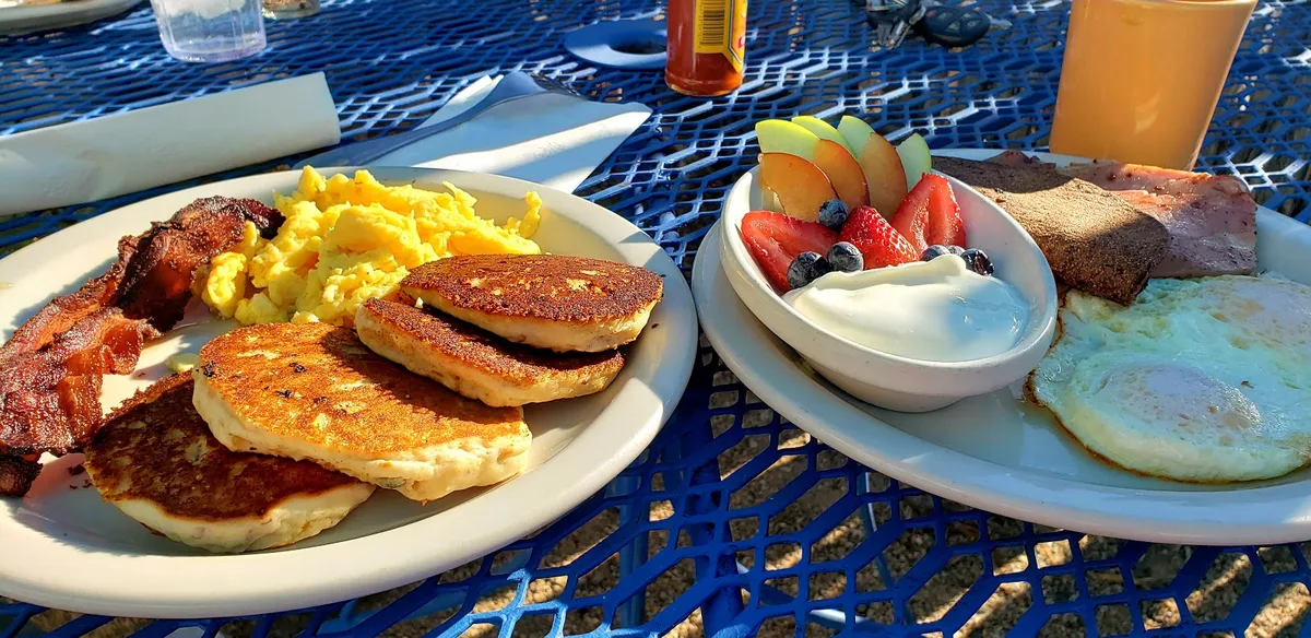 Girasol Cafe and Bakery: Restaurant Food And Dining Photo
