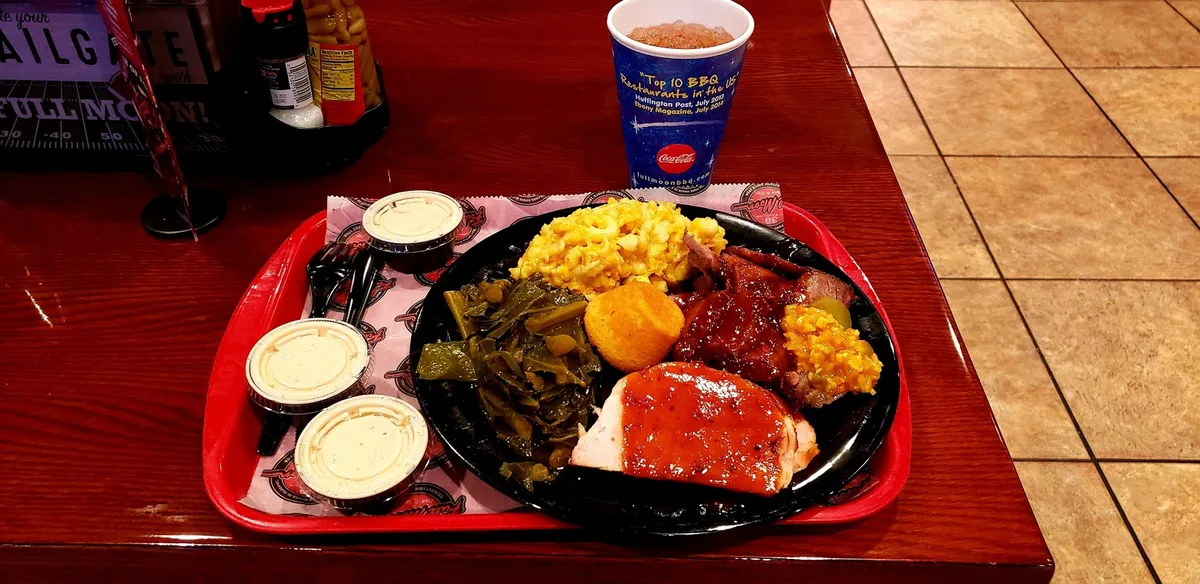 Full Moon Bar-B-Que: Restaurant Food And Dining Photo
