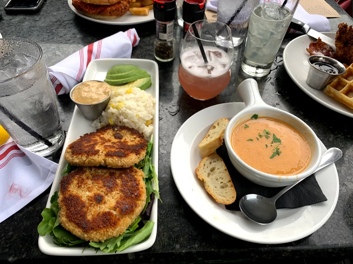 R Bar & Grill: Restaurant Food And Dining Photo
