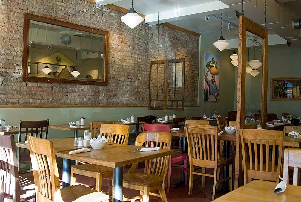 m.henry: Restaurant Photograph