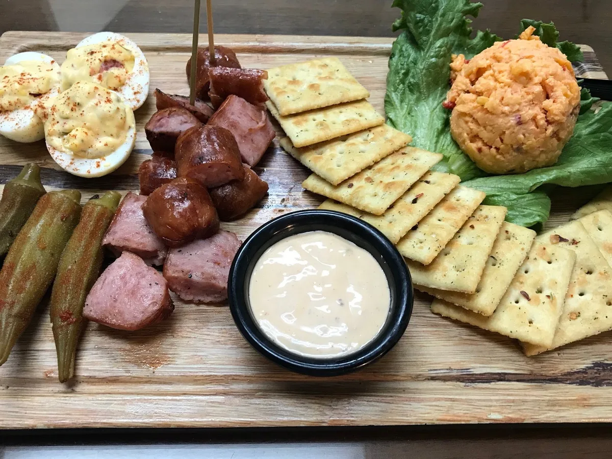King & Union Bar Grocery: Restaurant Food And Dining Photo