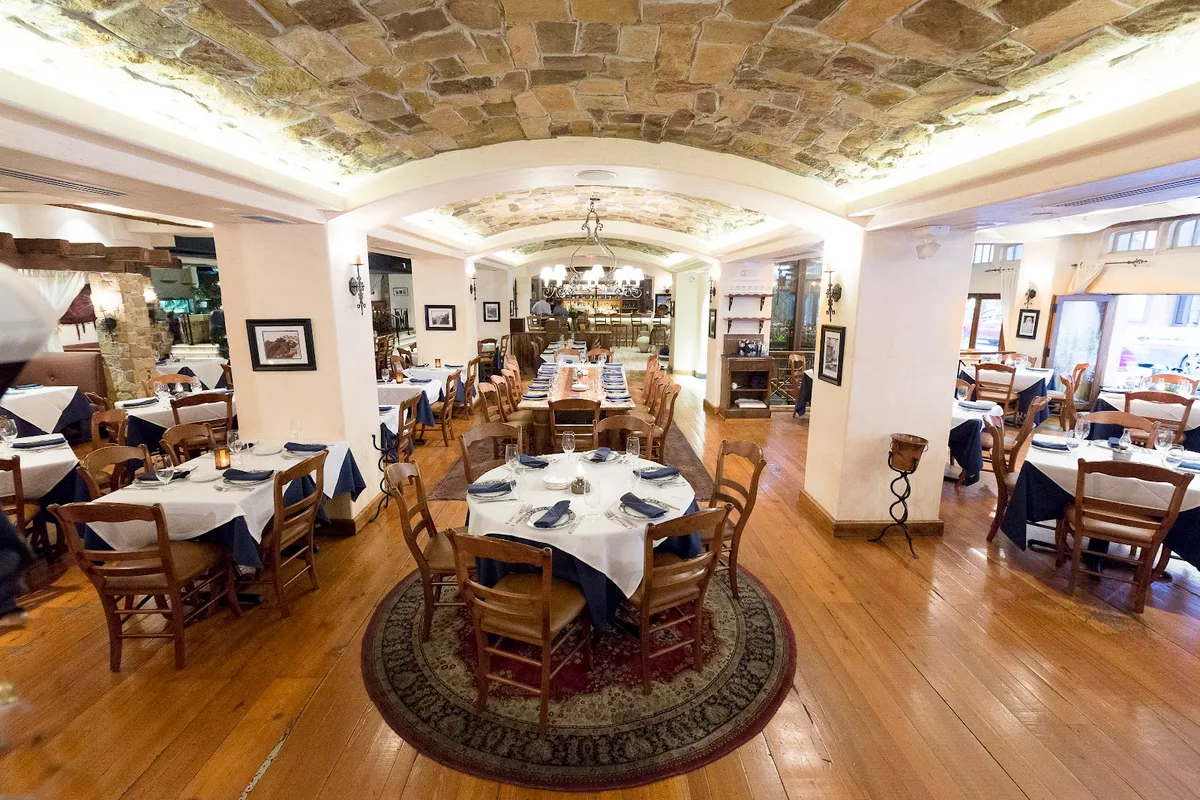 Estia Restaurant: Restaurant Photograph
