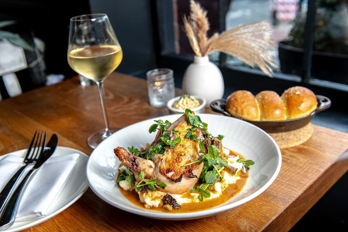 Vermilion Restaurant & Bar: Restaurant Photograph