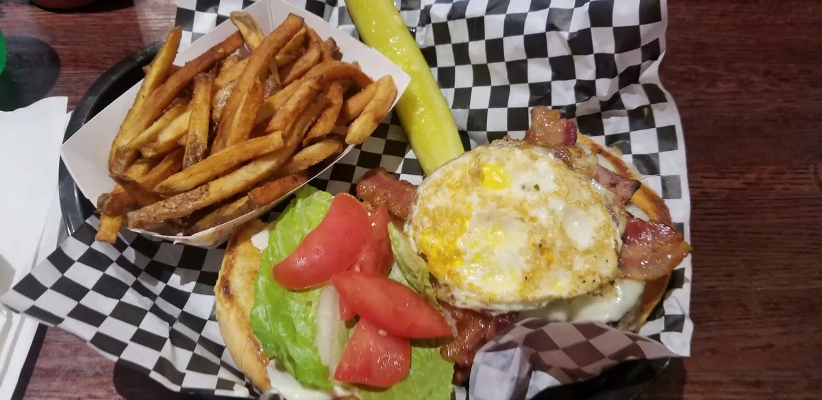Garden Fresh Courthouse Cafe: Restaurant Food And Dining Photo