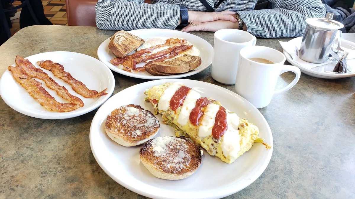 Mr. Beenz Diner: Restaurant Photograph