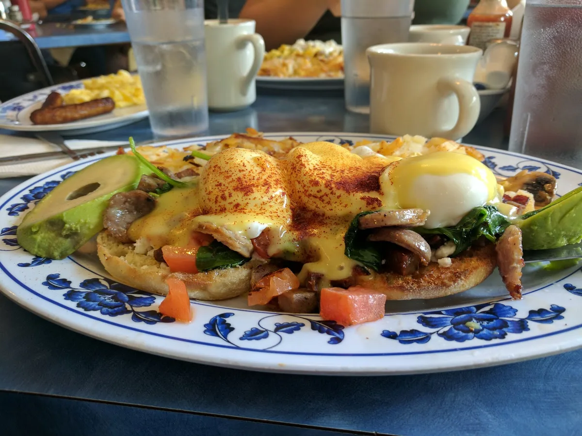 Pete's Eggnest: Restaurant Photograph