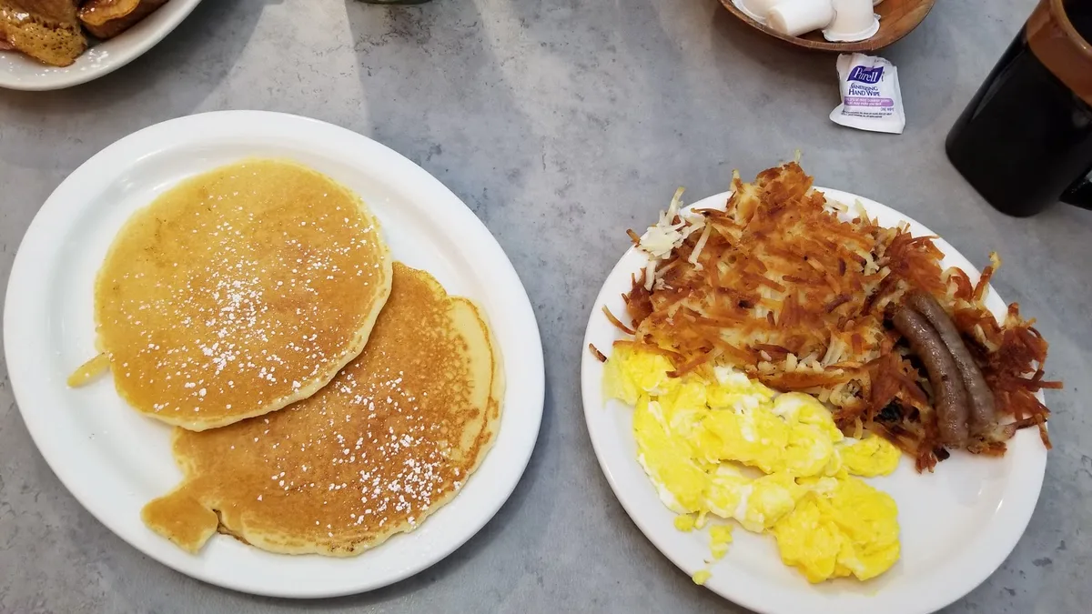 Akron Family Restaurant: Restaurant Food And Dining Photo
