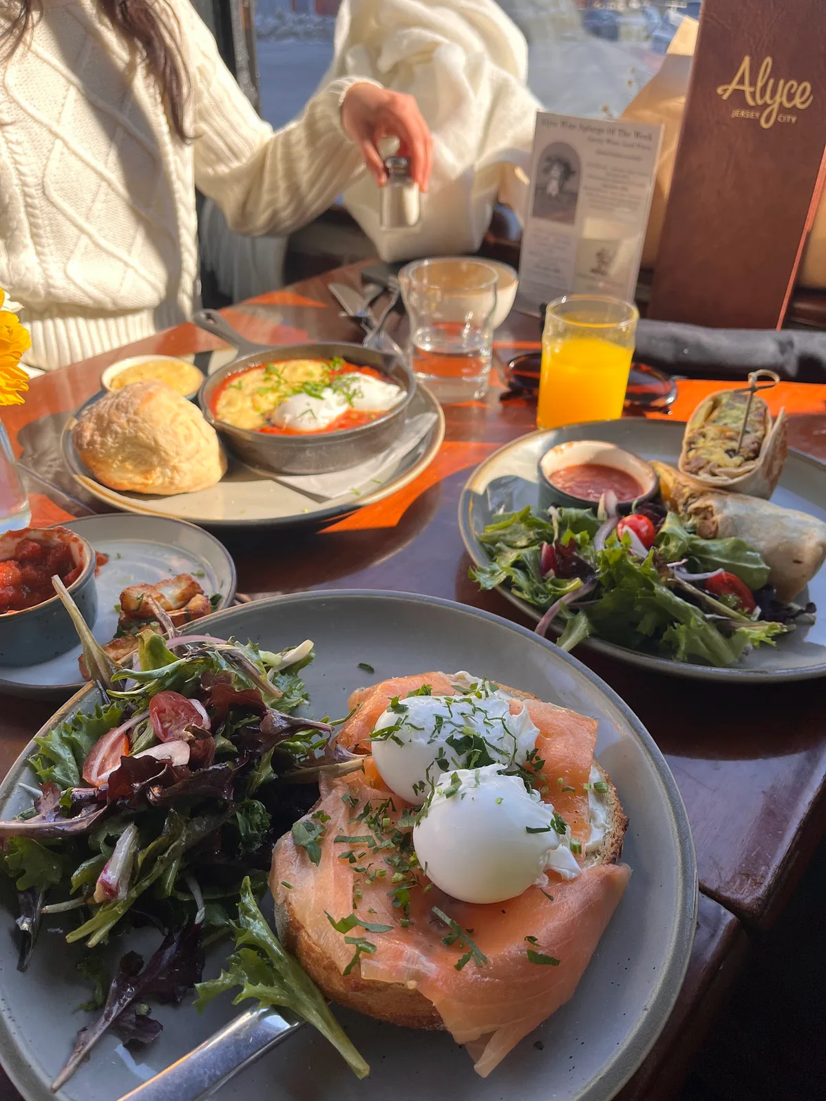 Alyce: Restaurant Photograph