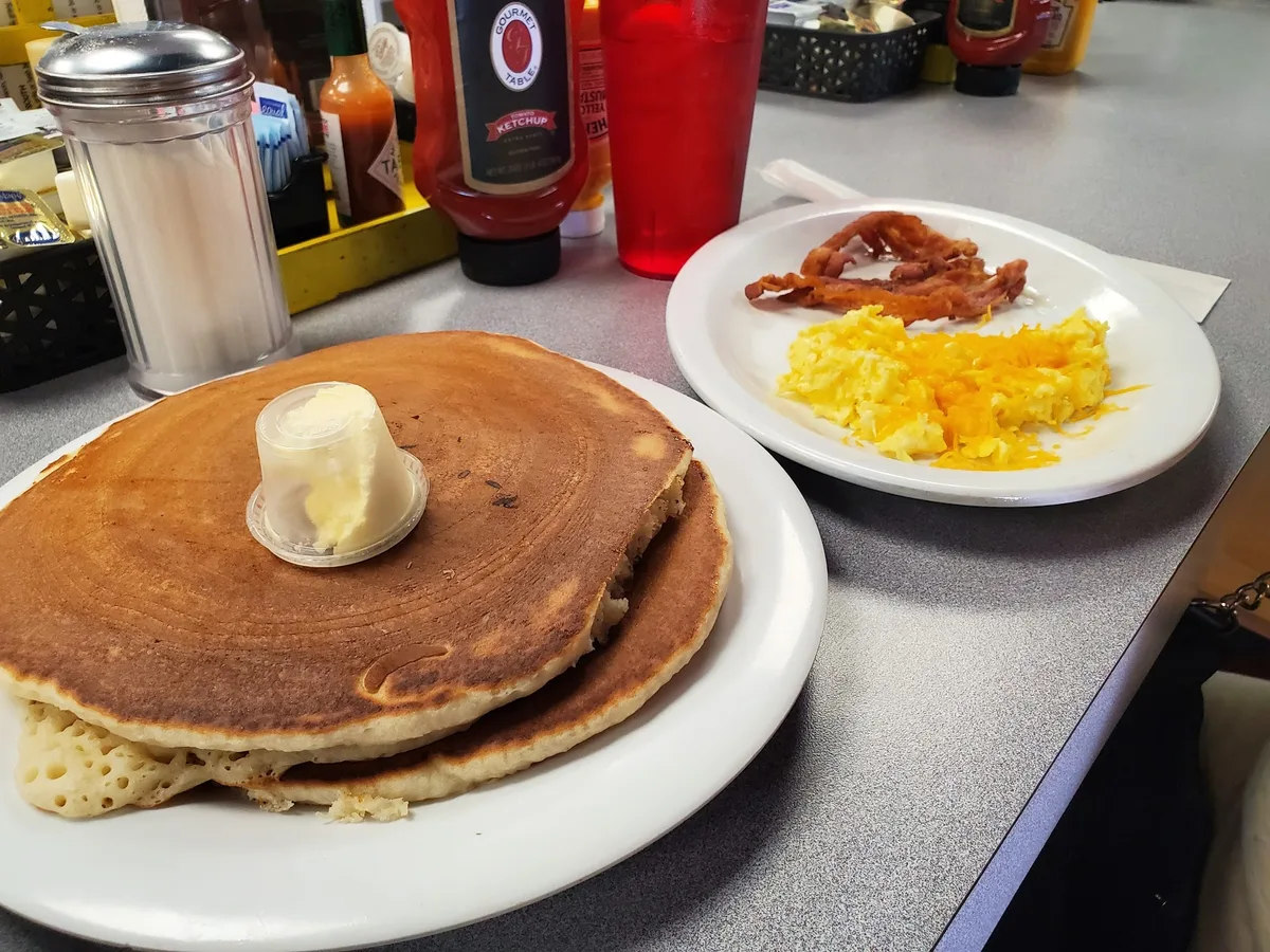Tic-Toc Café: Restaurant Food And Dining Photo