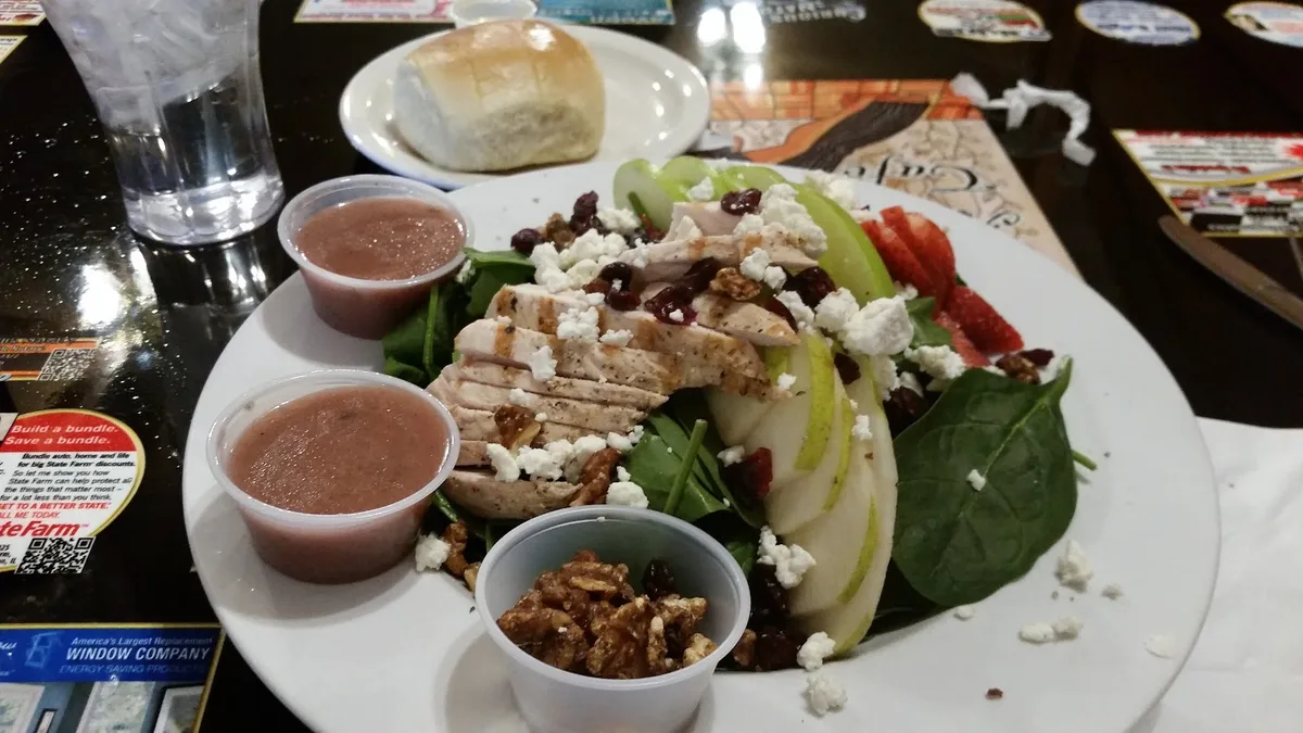5th Avenue Cafe: Restaurant Photograph