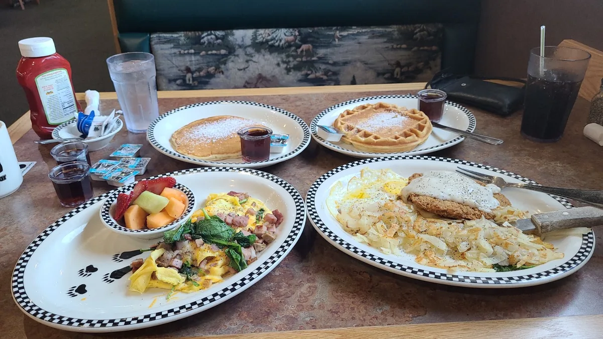 Black Bear Diner Olathe: Restaurant Food And Dining Photo