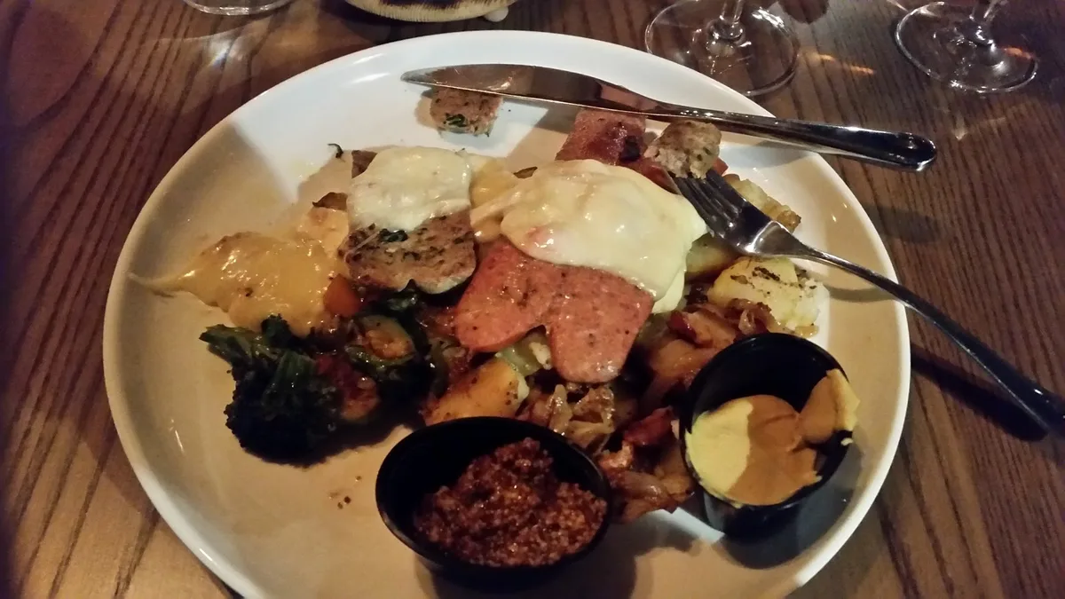 Alpine Restaurant & Bar: Restaurant Food And Dining Photo