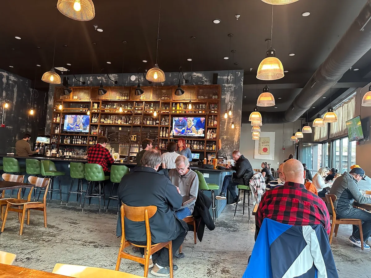 Southern Grit: Restaurant Photograph