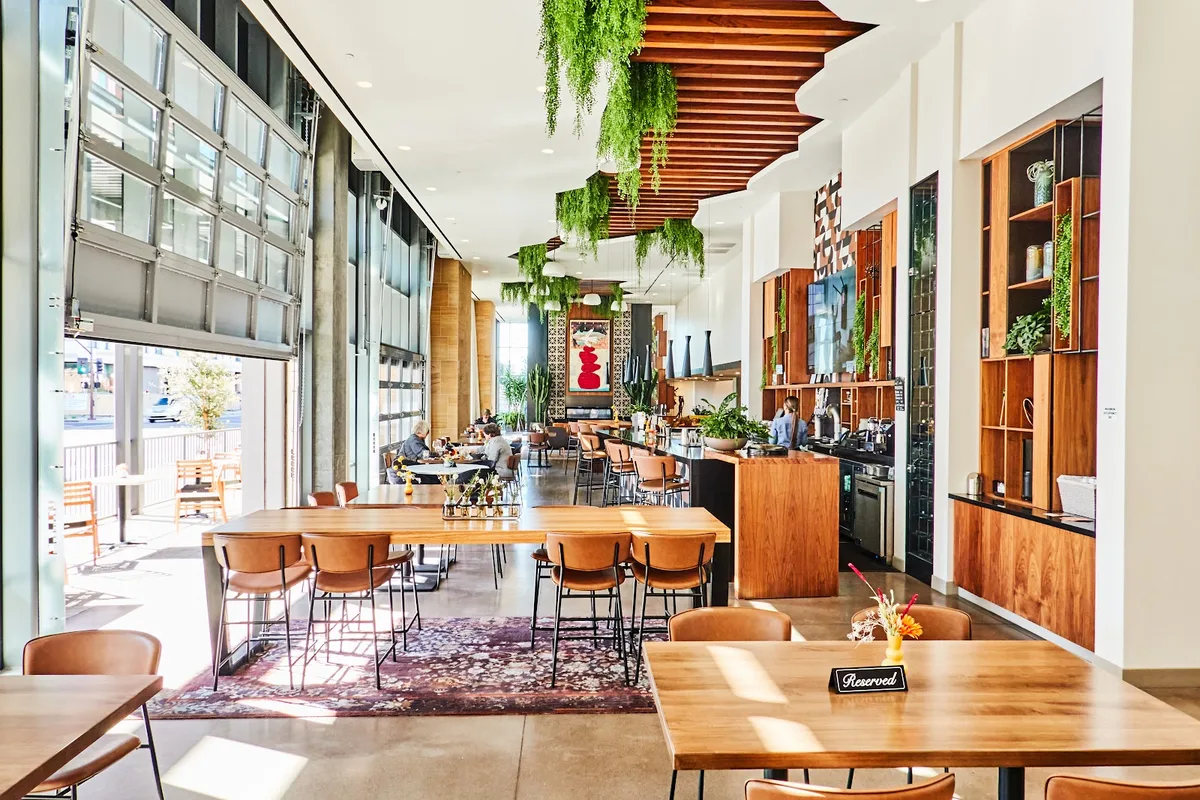 Alter Ego: Restaurant Photograph