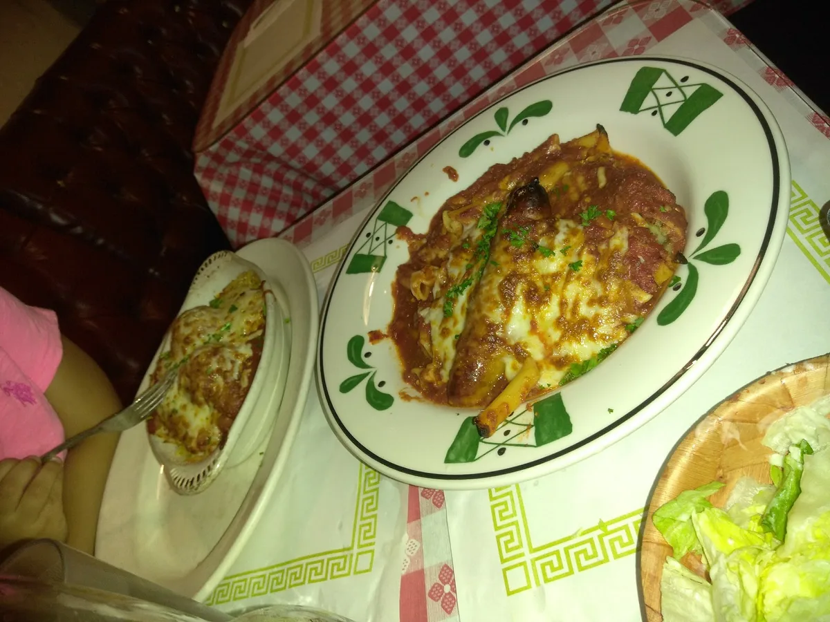 Alfredo's Pizza & Pasta: Restaurant Food And Dining Photo