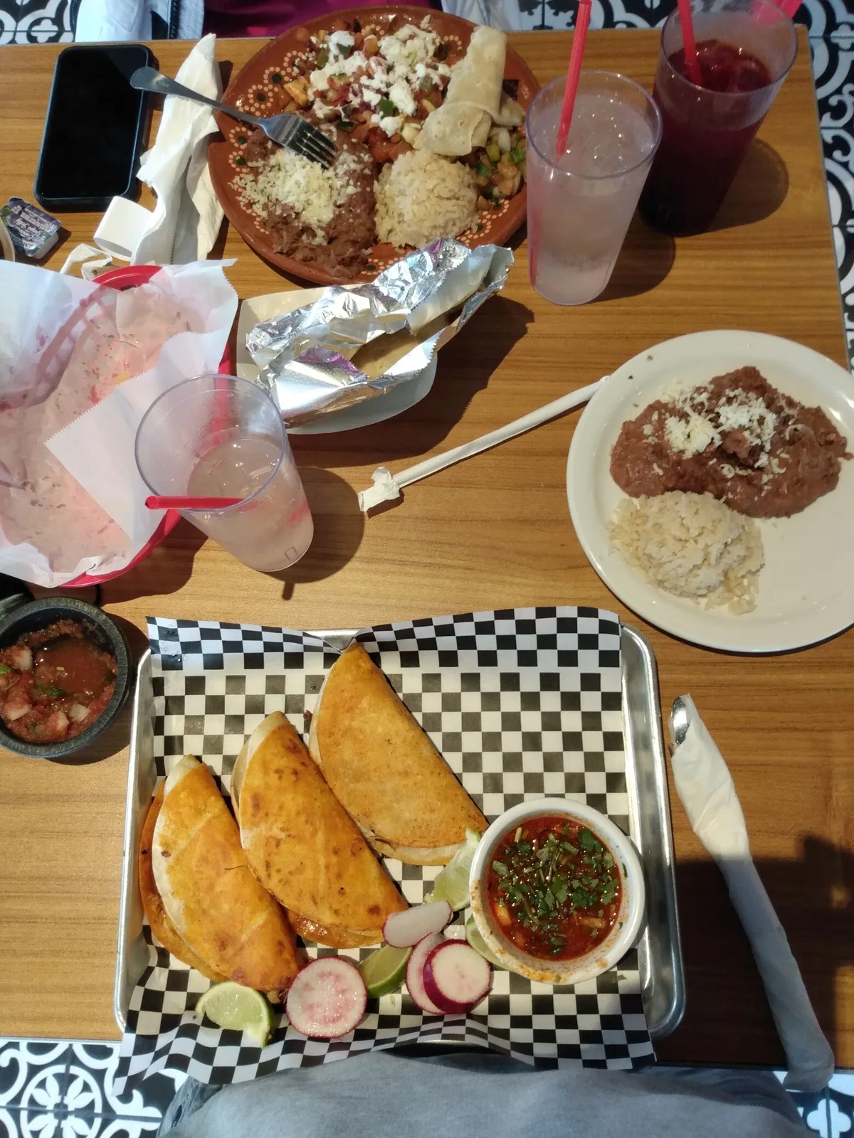 El Chilango Chido: Restaurant Food And Dining Photo