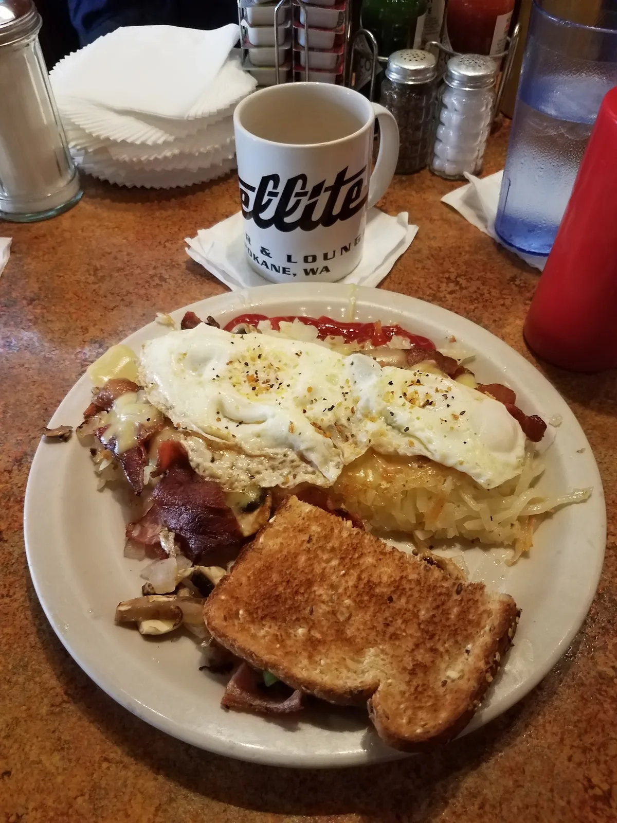 Satellite Diner & Lounge: Restaurant Photograph