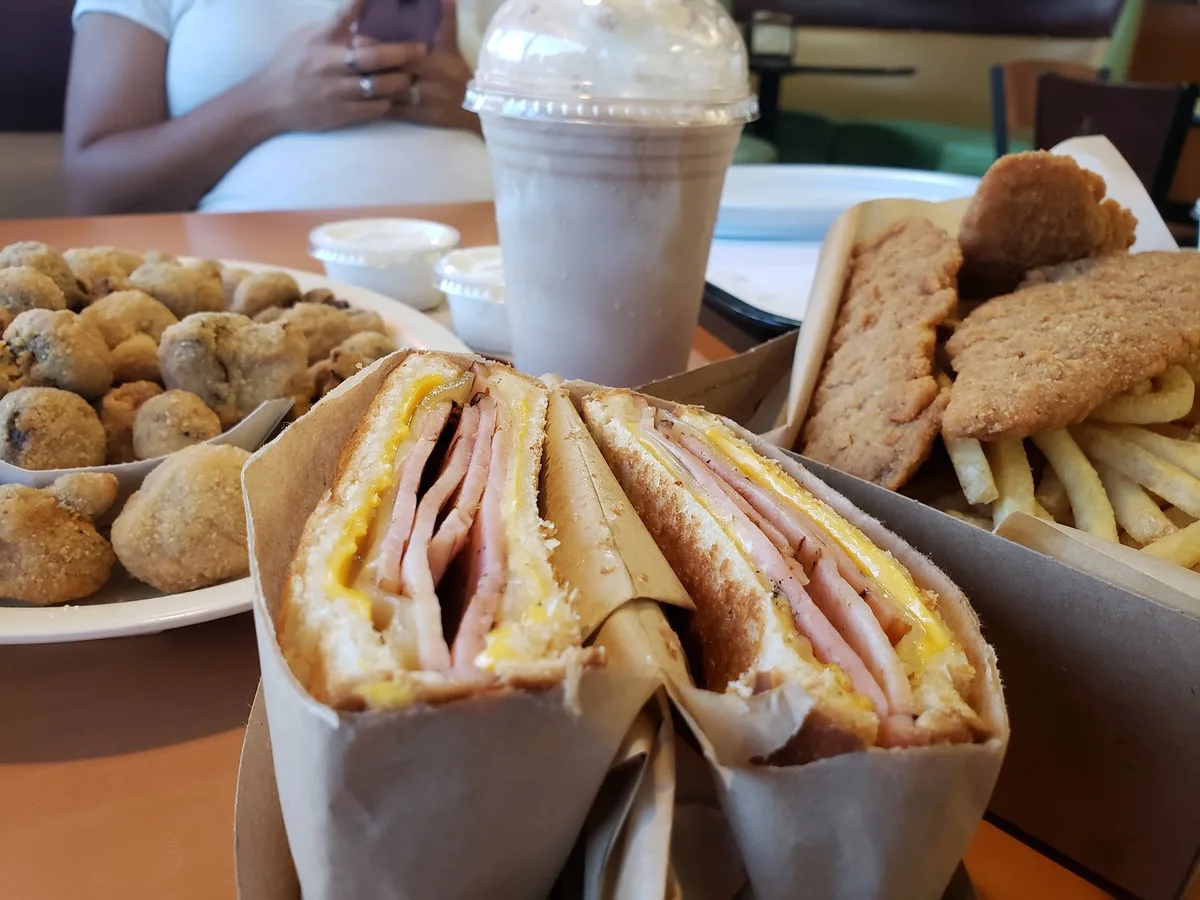 Everest Burgers: Restaurant Food And Dining Photo