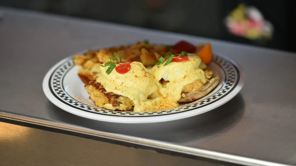Sip & Bite: Restaurant Food And Dining Photo