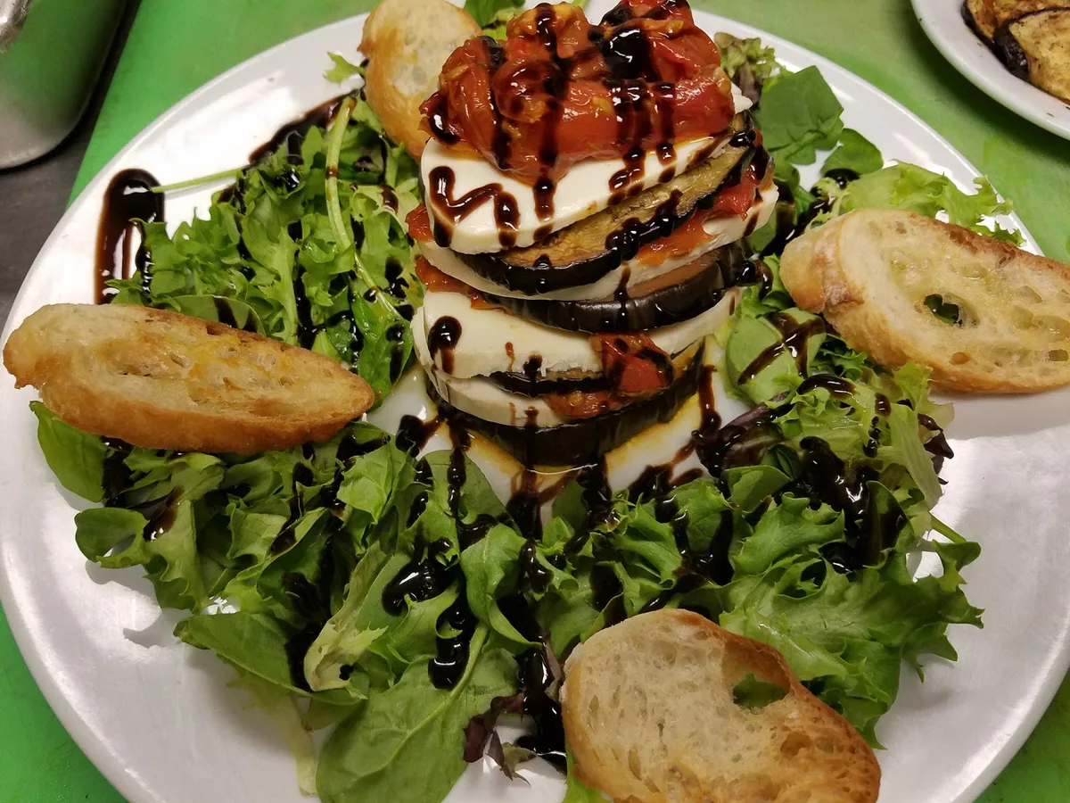 Simple Eats Restaurant: Restaurant Food And Dining Photo