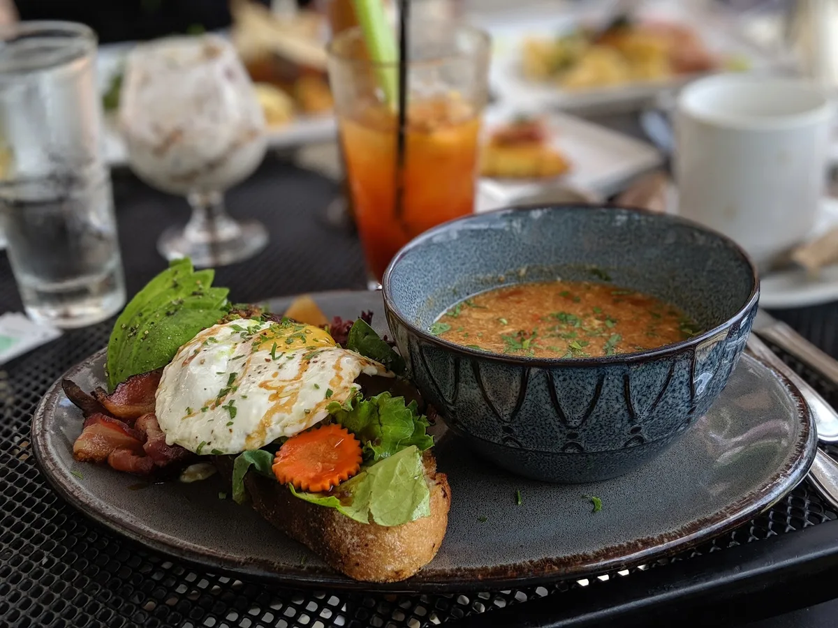 Moonshine 152: Restaurant Photograph