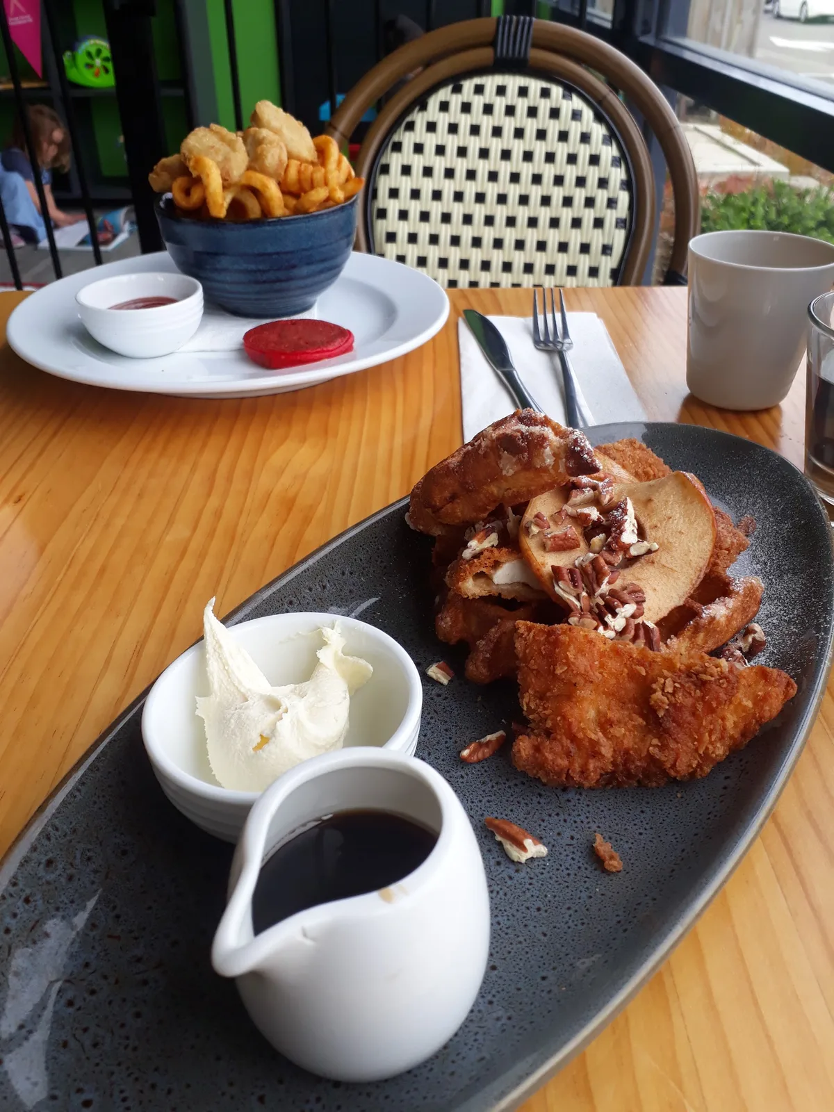 Cravings Café: Restaurant Food And Dining Photo