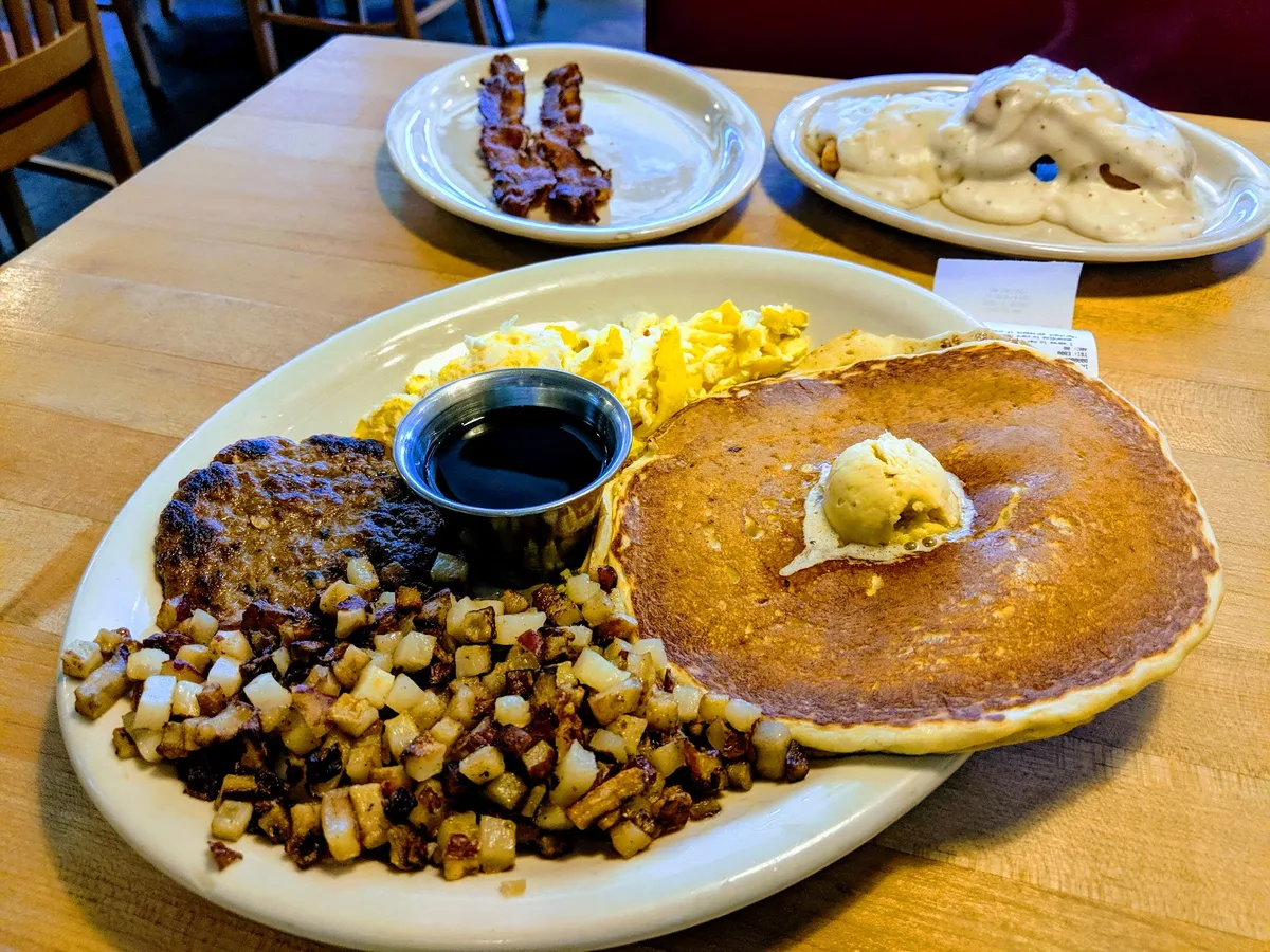 Loco Cafe: Restaurant Food And Dining Photo