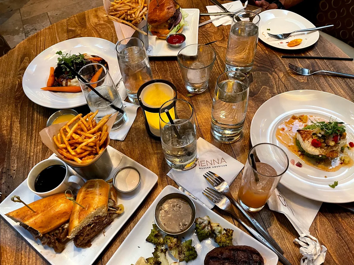 Sienna Restaurant Roseville: Restaurant Food And Dining Photo