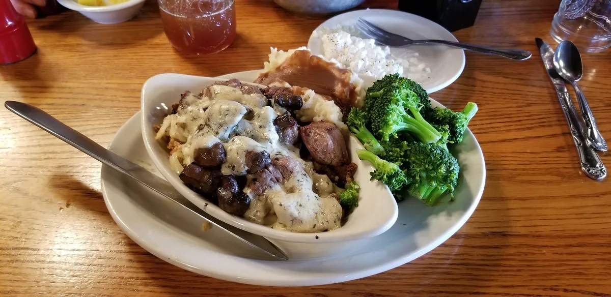 Machine Shed Restaurant Rockford: Restaurant Food And Dining Photo