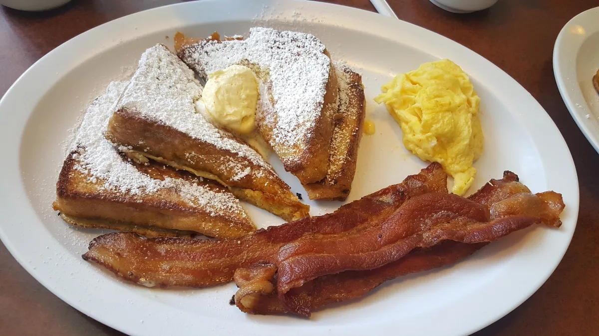 Hill's Coffee Shop: Restaurant Food And Dining Photo