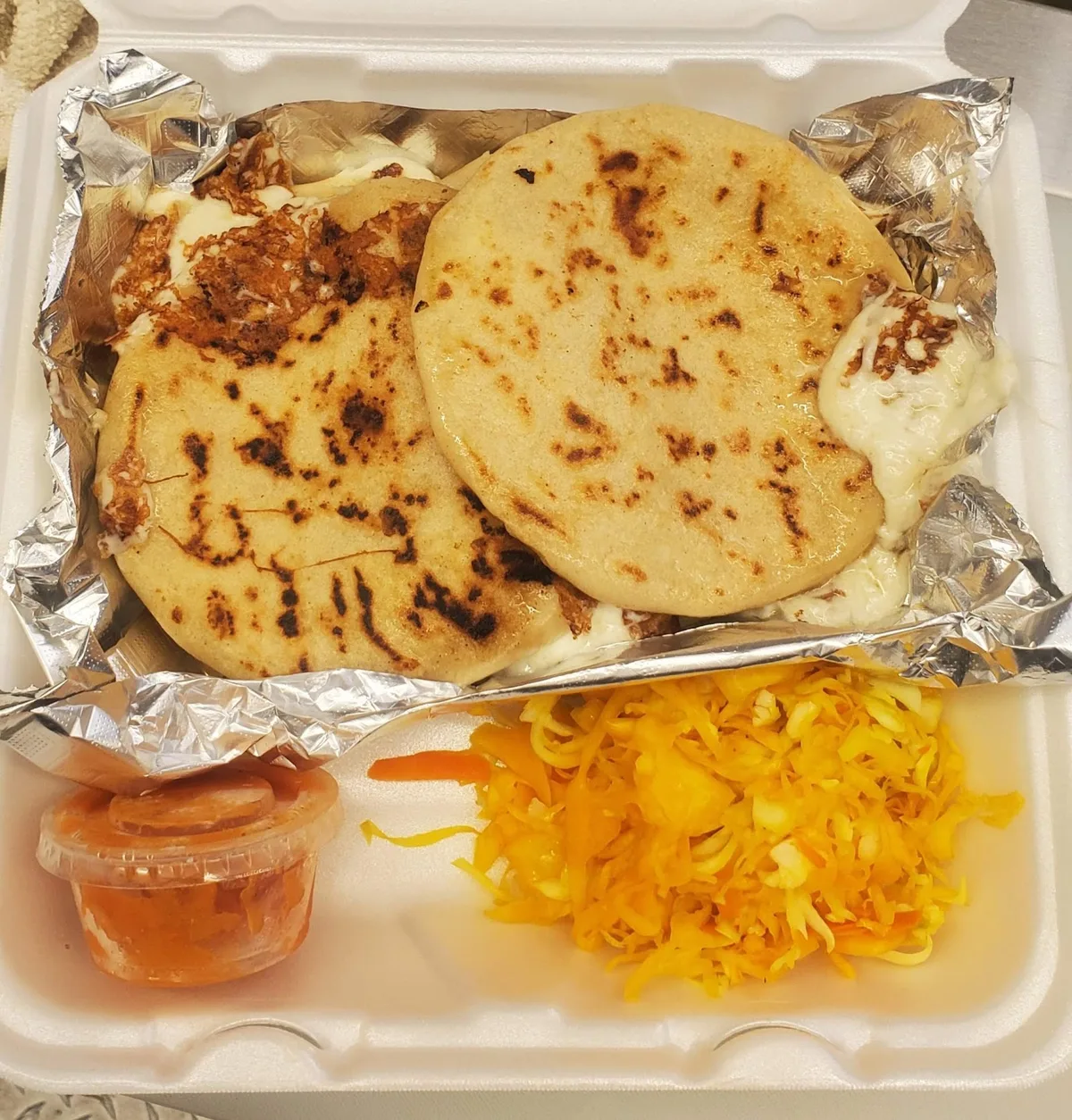 PUPUSERIA ROSITA AUTHENTIC SALVADORIAN FOOD: Restaurant Food And Dining Photo
