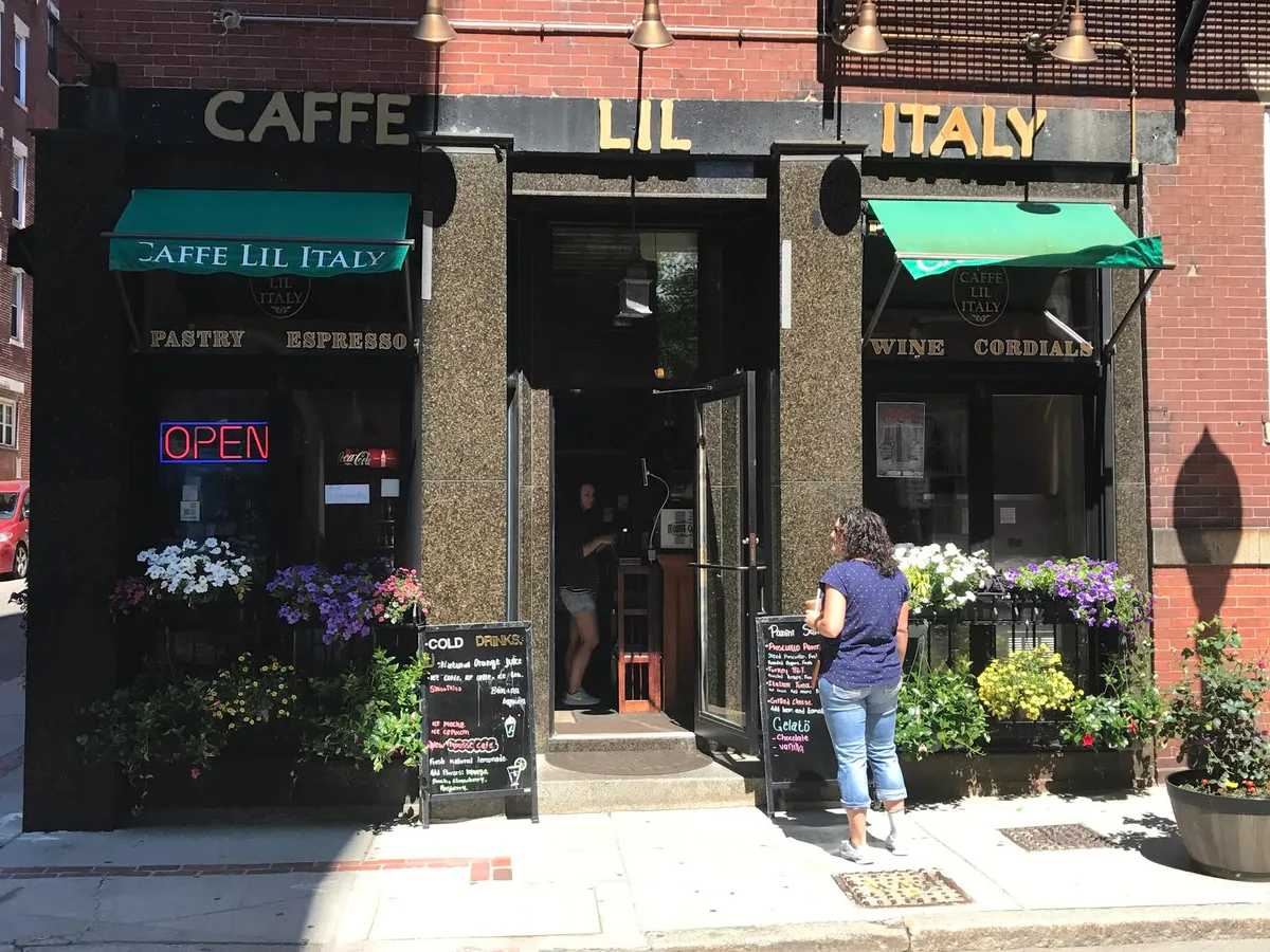 Caffe Lil Italy: Restaurant Photograph