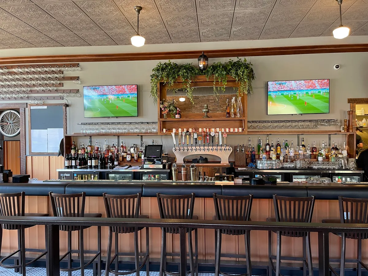 South Perry Lantern: Restaurant Food And Dining Photo