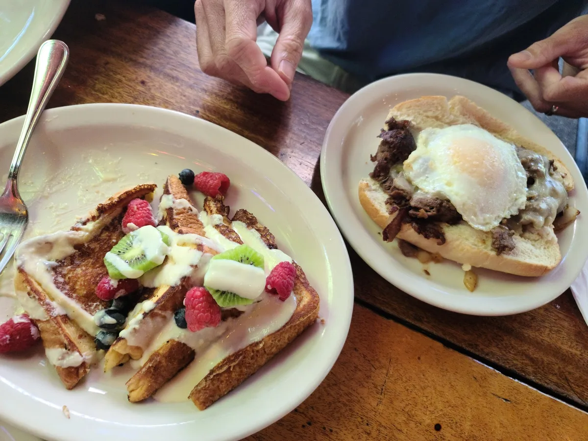 The 5 Point Cafe | Seattle's Legendary Dive Bar & Diner: Restaurant Food And Dining Photo