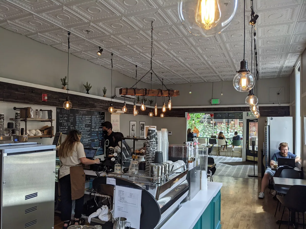 Kanela Blended Drinks Coffee and Bites: Restaurant Photograph